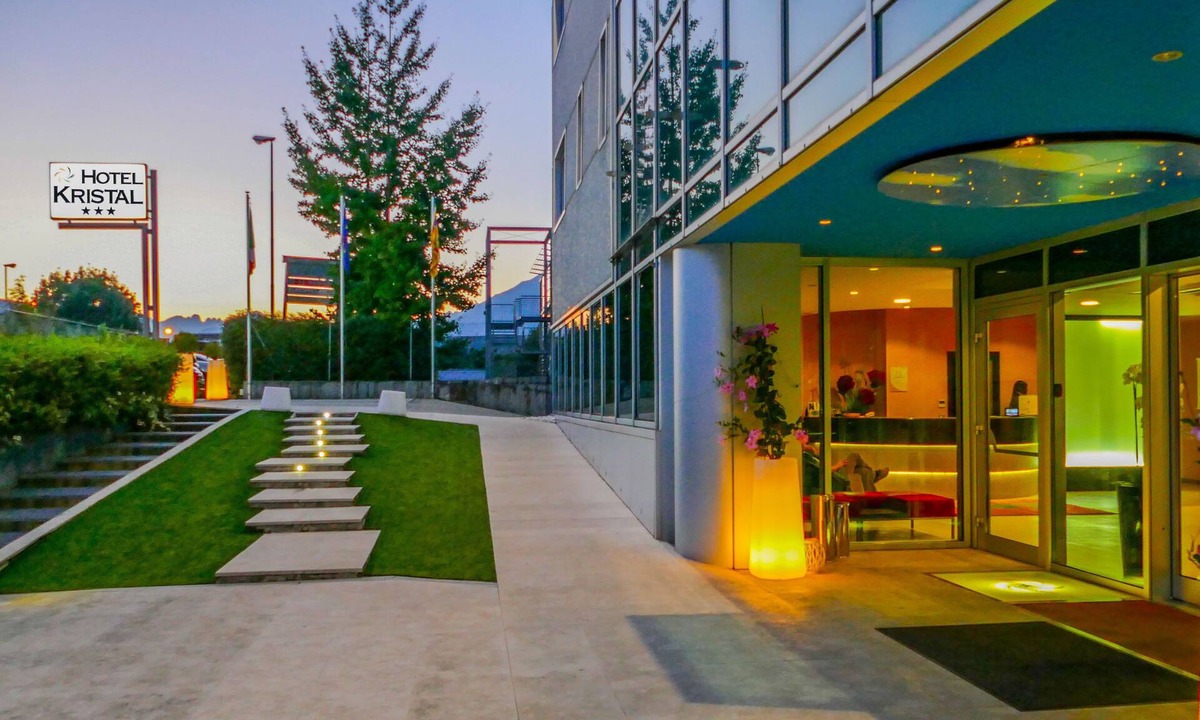Zane Hotel | Kristal