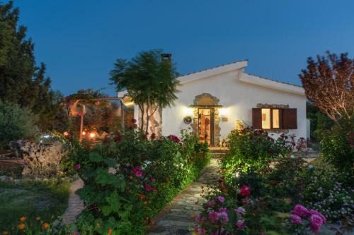 Kolymbia House | Ktima Ellopia