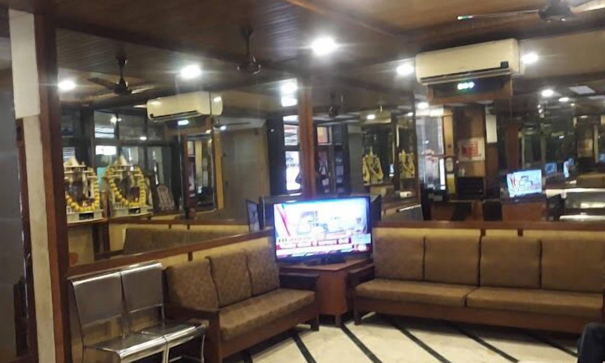 Mahad Hotel | Kuber's Residency