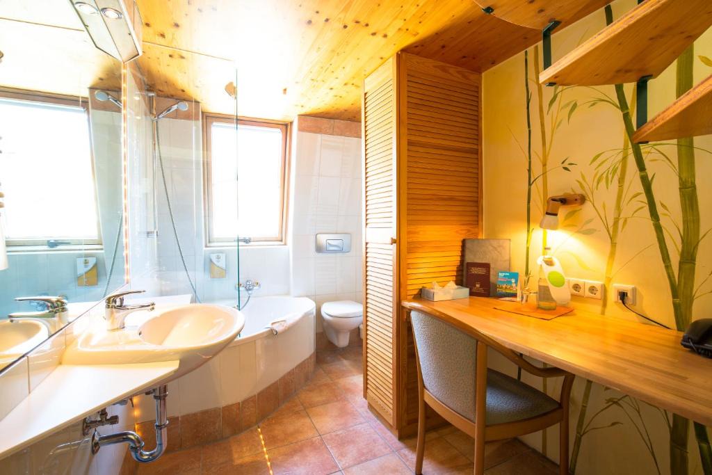 Innenstadt-West Hotel | Kubler Stars