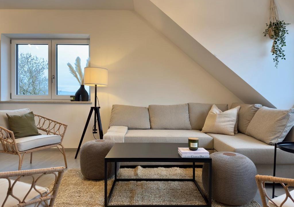 Stephansposching Apartment | KUELhome - Moderne Wohnung mit Küche & Parkplatz Ausblick auf den bayerischen Wald
