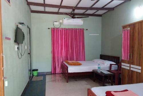 Subrahmanya Hotel | Kukke Kumaradhara River Valley Home Stay
