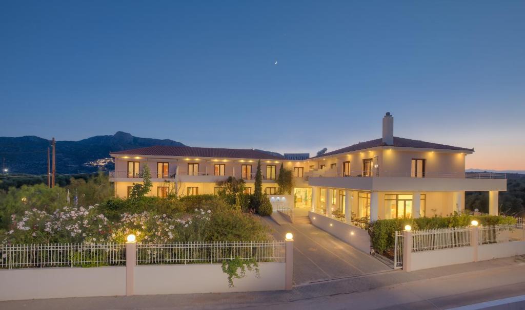 Plitra Hotel | Kyniska Hotel