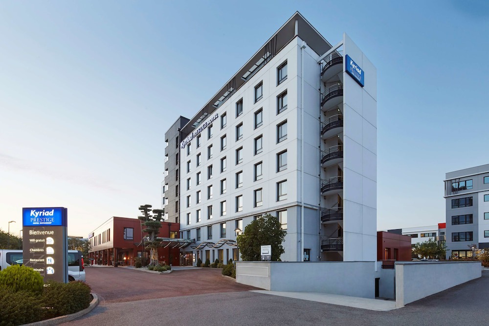 Porte Des Alpes - Mi Plaine - Manissieux Hotel | Kyriad Prestige Lyon Est - Saint Priest Eurexpo Hotel and Spa