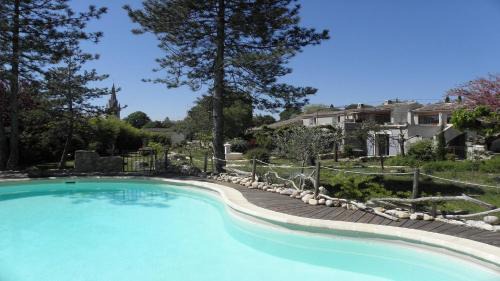 Chandolas House | L'arbre Du Magnan - Gîte En Ardèche
