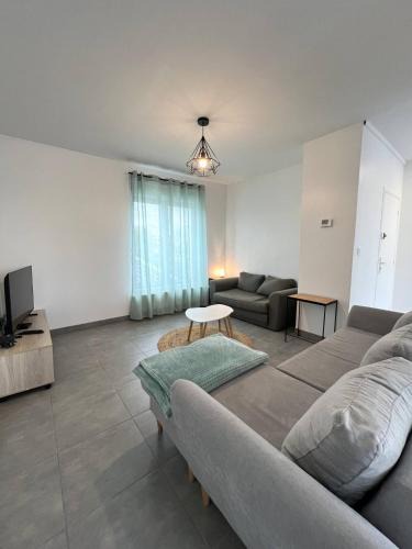 Charleville-Mezieres Apartment | L'Arche d'Arthur - 4 pers