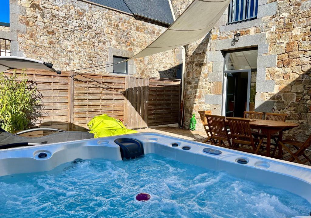 Dol-de-Bretagne House | L'authentique Doloise Spa