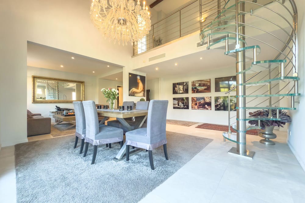California - Pezou Apartment | L'Eclat