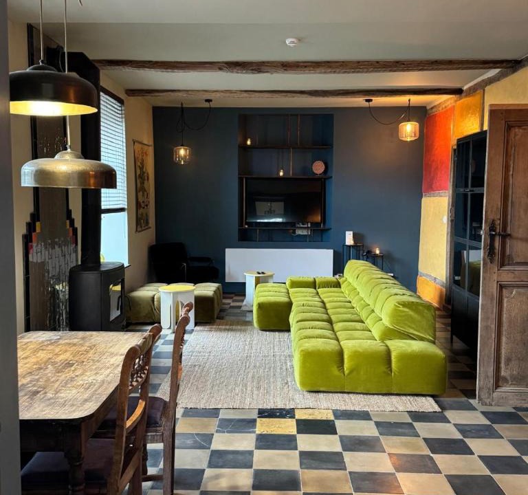 Izier House | L' Ecole