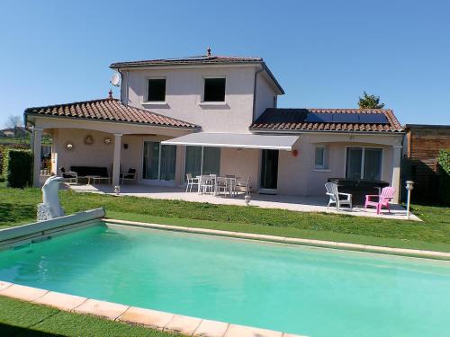 Aubiat House | L'ecrin d'Aubiat proche Vichy Piscine et Jacuzzi