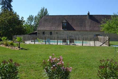 Sainte-Alvere House | L'Ecrin du Val de Louyre avec piscine privée