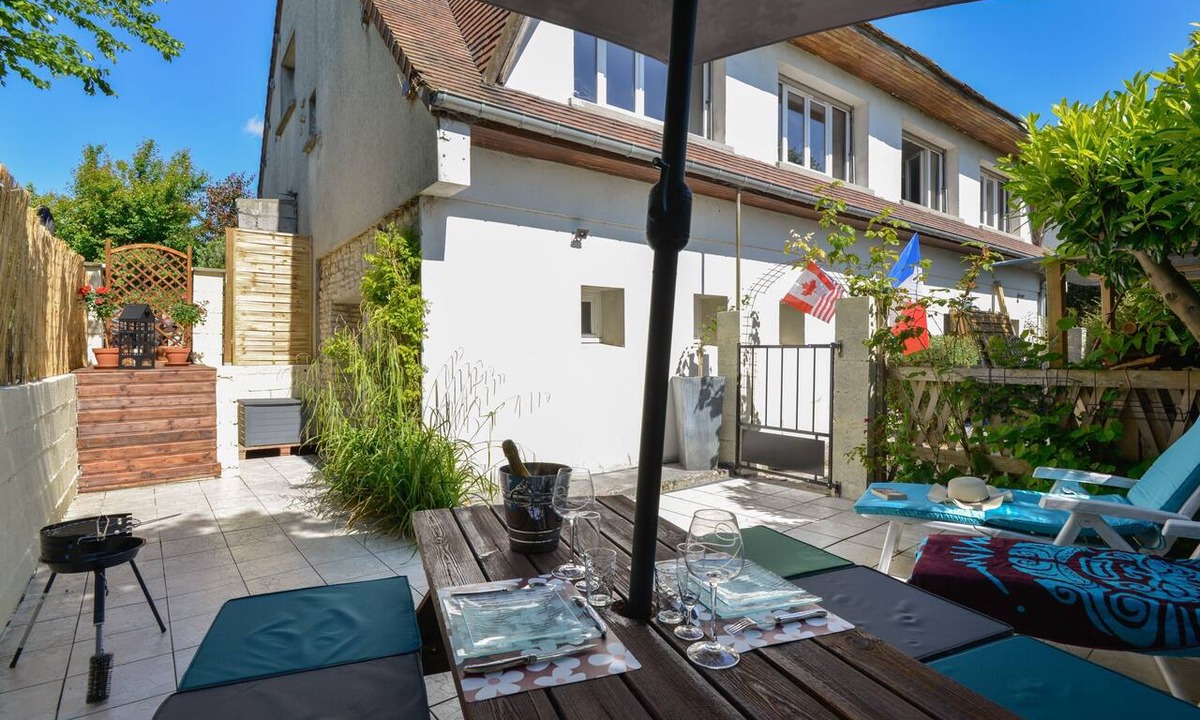 Creully Apartment | L'Escapade de Creully - Appt 2p avec grande terrasse