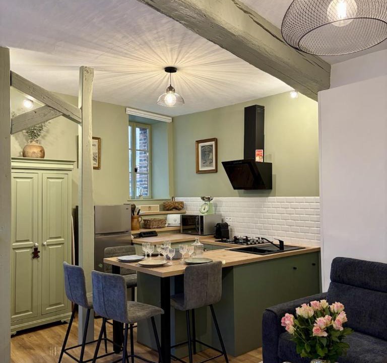 Joigny House | L'Escapade Maillotine