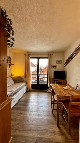 Risoul Apartment | L'ETERLOU, Studio Centre station