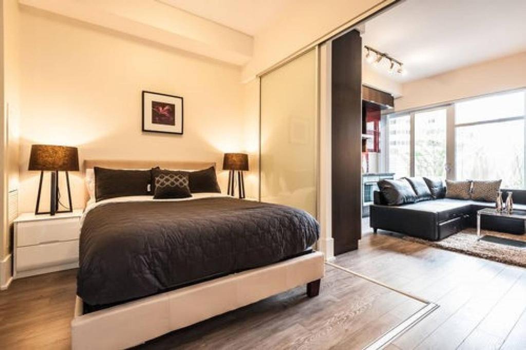 Wellington Place Apartment | L6 - Loft In Central Downtown