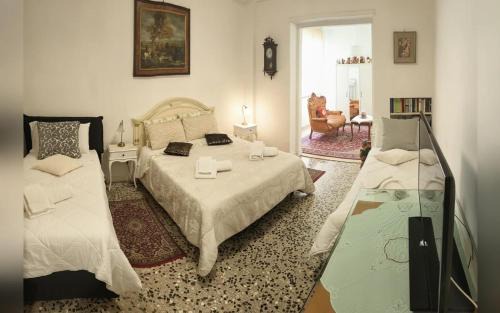 EUR House | La Badia del Cavaliere
