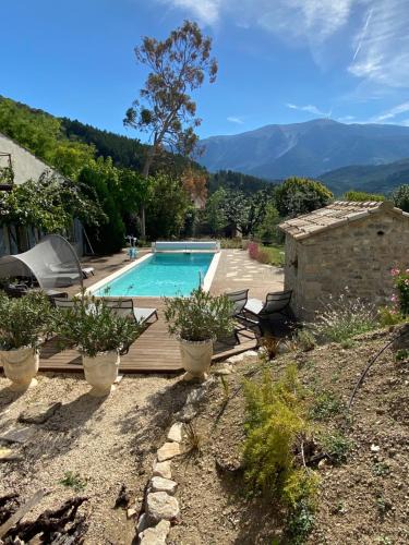 Plaisians House | LA BAPTISTINE FACE AU VENTOUX la Clue