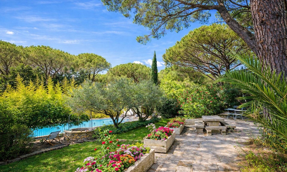 Castillon-du-Gard House | La Bastide Des Pins