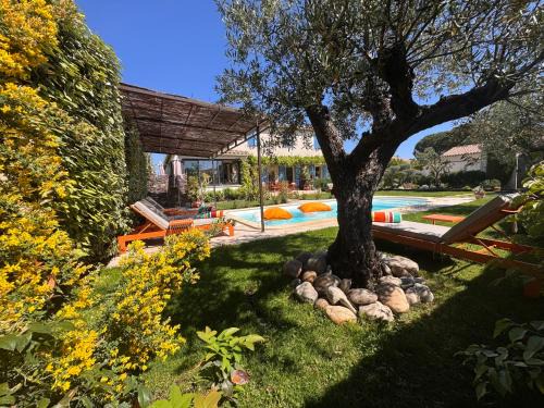 Plan-d'Orgon Bed & Breakfast | La Bastide des Romarins