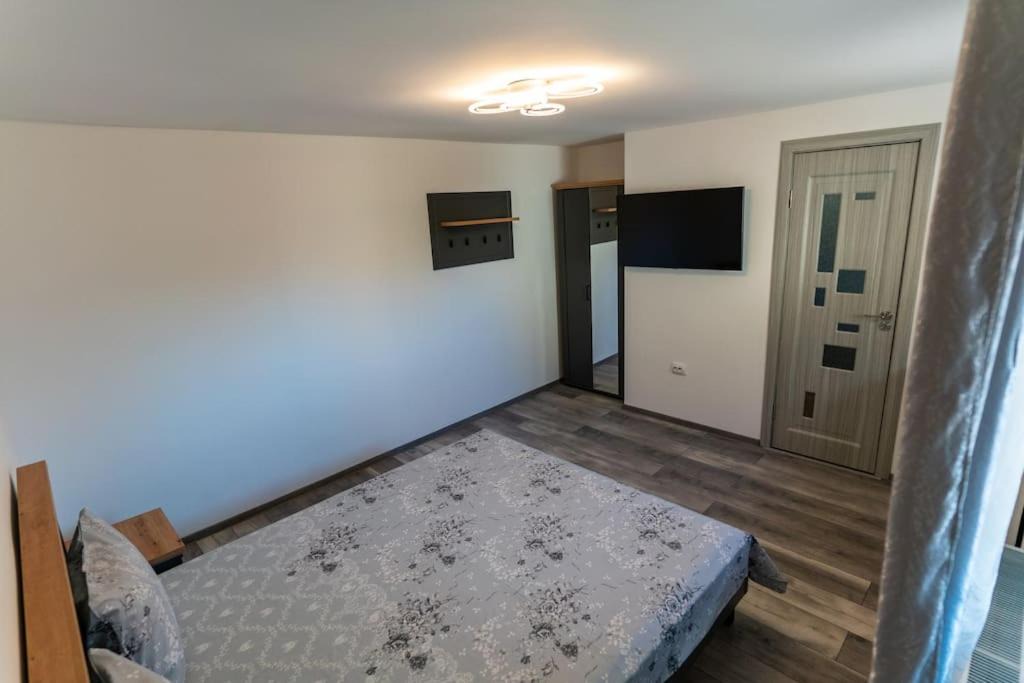 Hunedoara Apartment | La Bebe 3