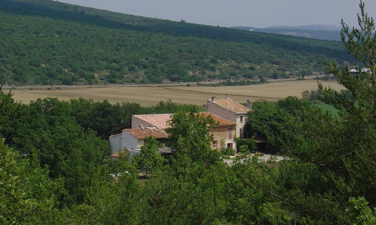 Ginasservis Apartment | La Biscaronne 18th century farmhouse in the heart of Provence