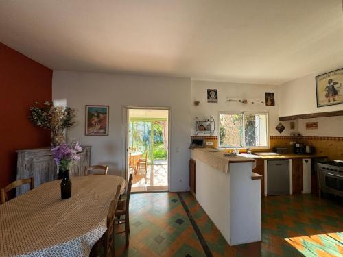 Saint-Martin-de-Castillon House | La Boissetane, maison provençale avec piscine et jardin, au pied du Luberon