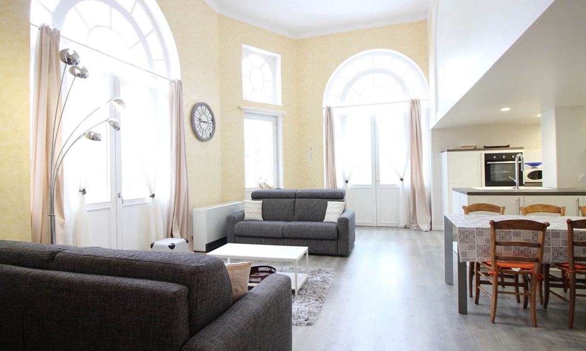 La Bourboule Apartment | La Bourboule Center - Ground Floor T2 Apartment with WIFI