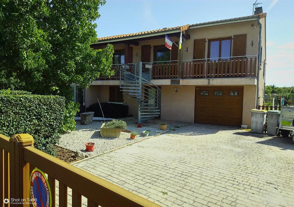 Aulnat Apartment | LA BOUVIERE