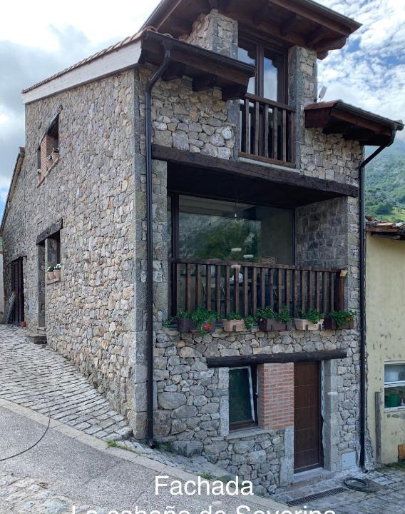 Sotres House | La Cabaña de Severina