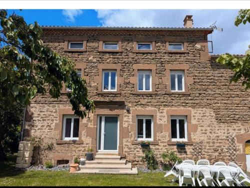 Chaspuzac Bed & Breakfast | La Canissa Carrada chambre d'hôte Indigo et Moka