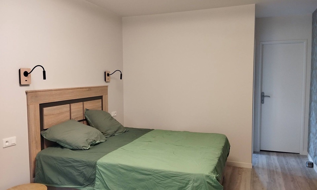 Chaspuzac Bed & Breakfast | La Canissa Carrada family canopy room