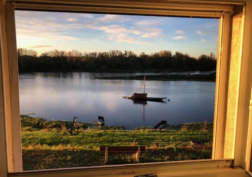 Nouan-sur-Loire Apartment | La Capitainerie, vue directe sur la Loire, calme et confort