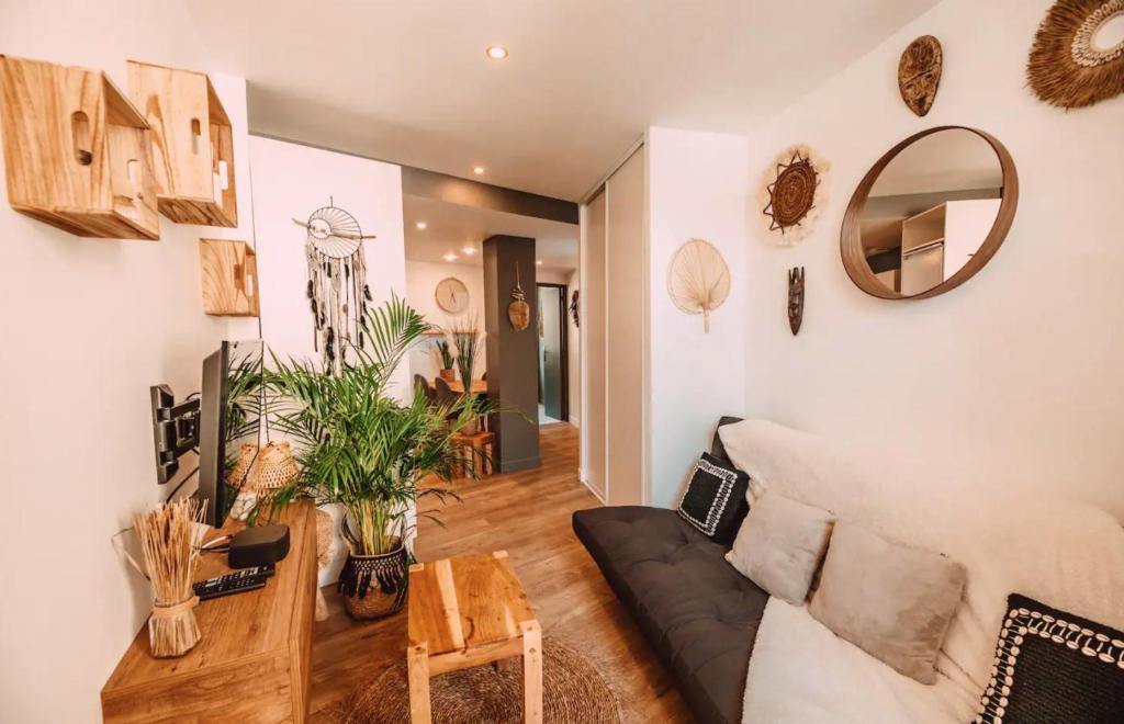 Irigny Apartment | La Casa Bali