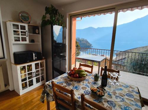 Sala Comacina House | La casa del sole