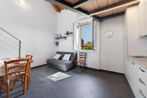 Angera Apartment | La Casa Di Lillo - Angera