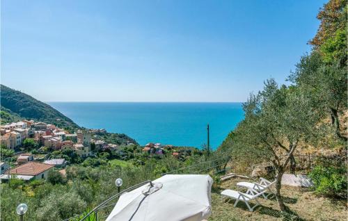 Costa House | La Casa Gialla