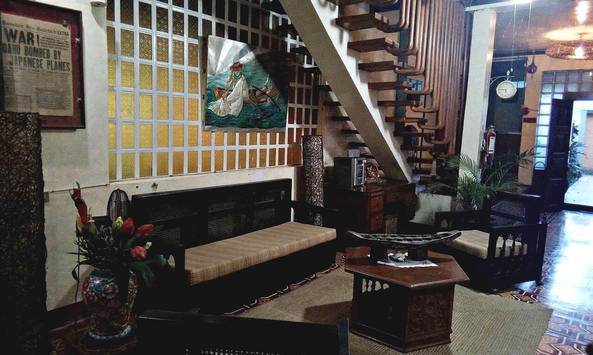 Caramoan Hotel | La Casa Roa Hostel