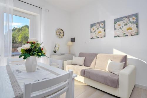 Loiri House | La Casetta Bianca
