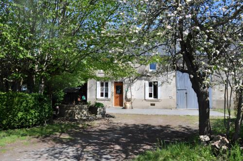 Nouzerolles House | La Charmille