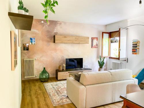 Palazzolo sull'Oglio House | La Chiocciola Viaggiatrice Luminoso appartamento con WiFi e parcheggio vicino Franciacorta e Lago Iseo