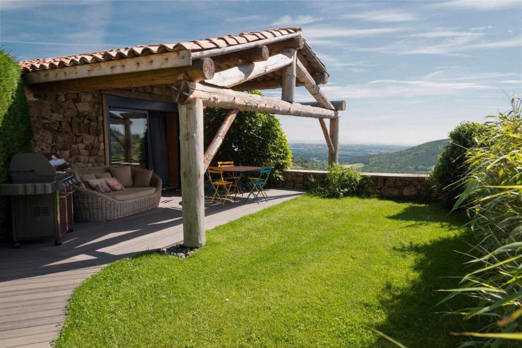 Saint-Alban-d'Ay House | La Chomotte