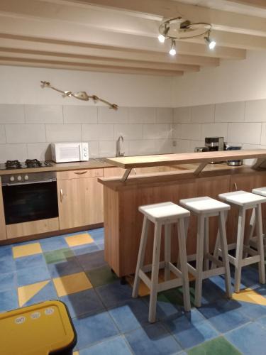 Saint-Just-en-Bas House | La Claire Fontaine