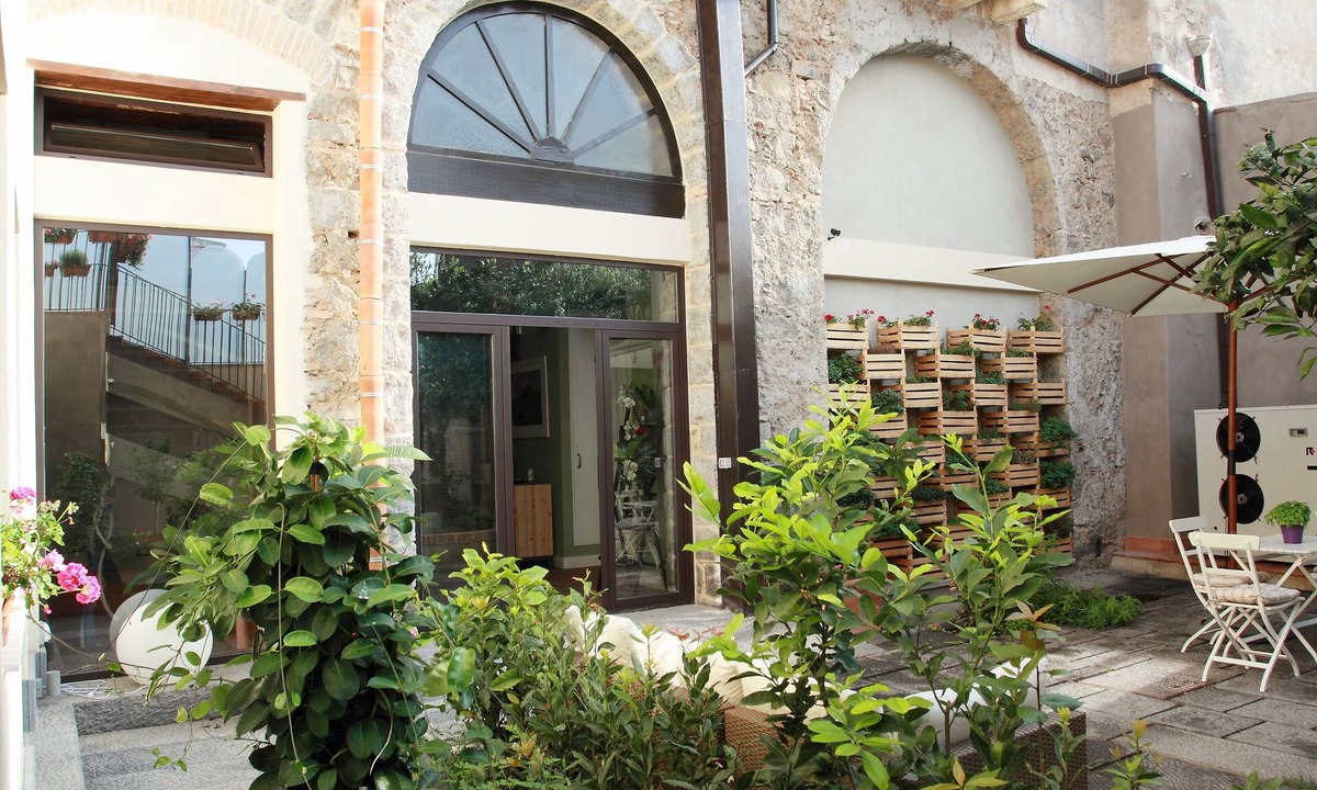 Acireale Bed & Breakfast | La Corte dei Limoni