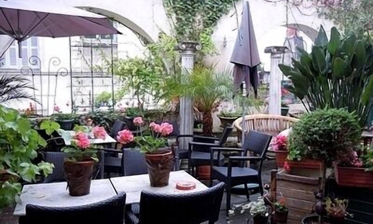 Montrichard Hotel | La Croix Blanche