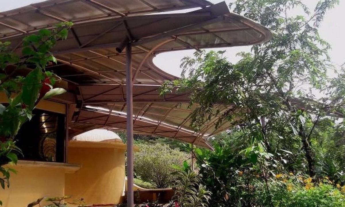 Tierras Morenas House | LA CUSUCA Hobbit style homenThis underground home is a one of a kind!