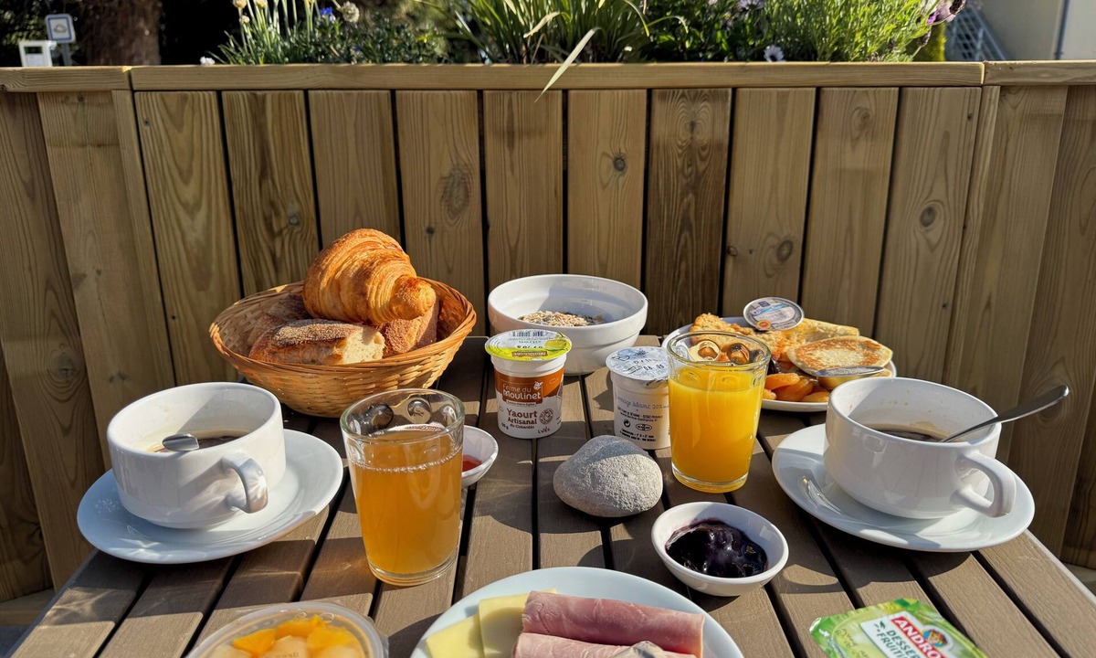 Quettehou Hotel | La Demeure Du Perron