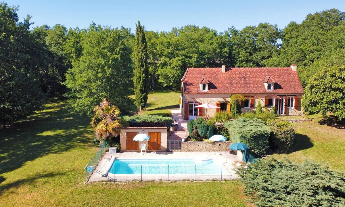 Saint-Chamassy House | La demeure fleurie, private swimming pool