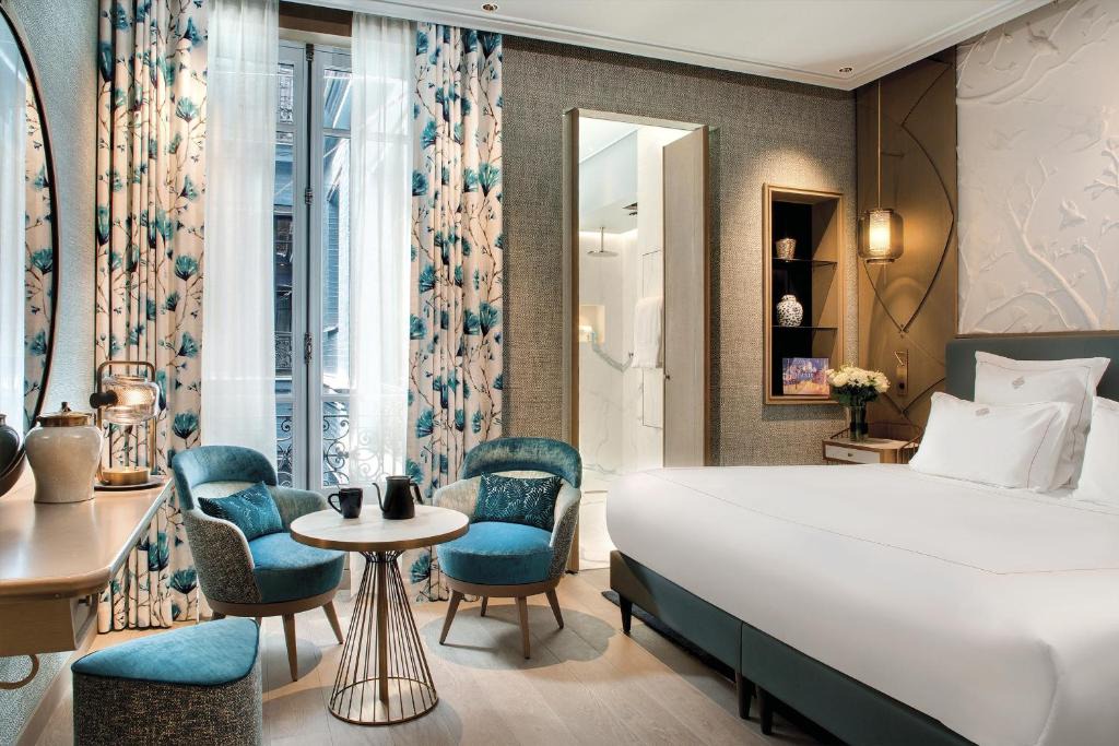 Champs-Elysees Hotel | La Demeure Montaigne