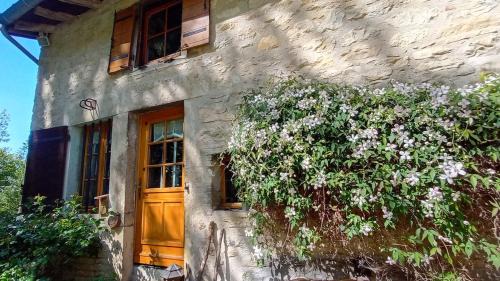 Ambronay House | La Ferme Biscot Charme et Nature à 45 minutes de Lyon