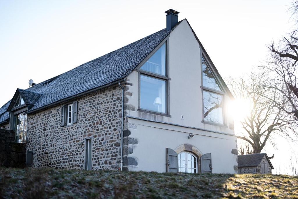 Larodde House | La Ferme du Chabanais Grand gîte 14 personnes entre lacs et Sancy